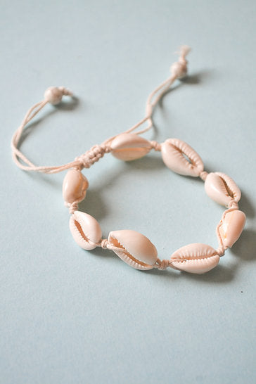 SHELL BRACELET