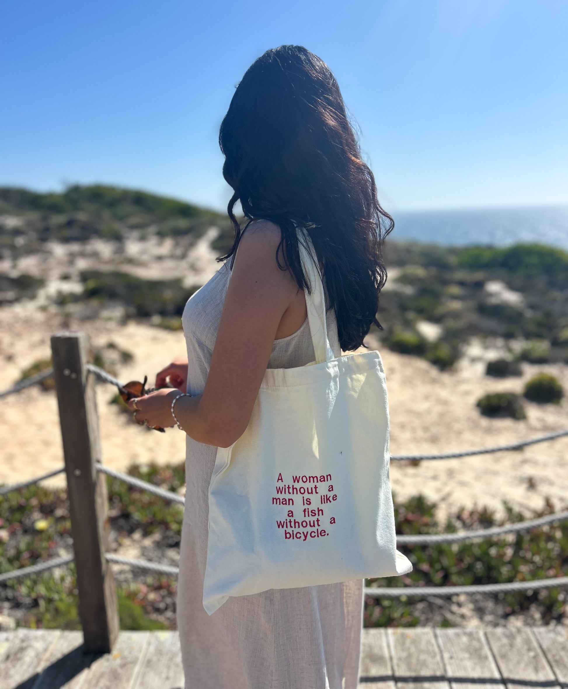 TOTE INDEPENDENT WOMAN