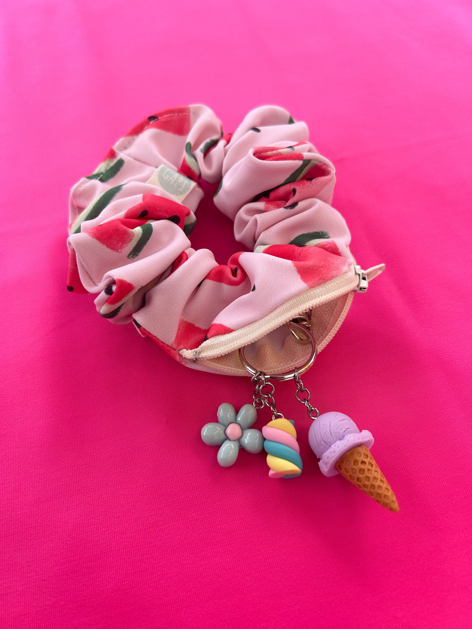 ICE CREAM CHARM