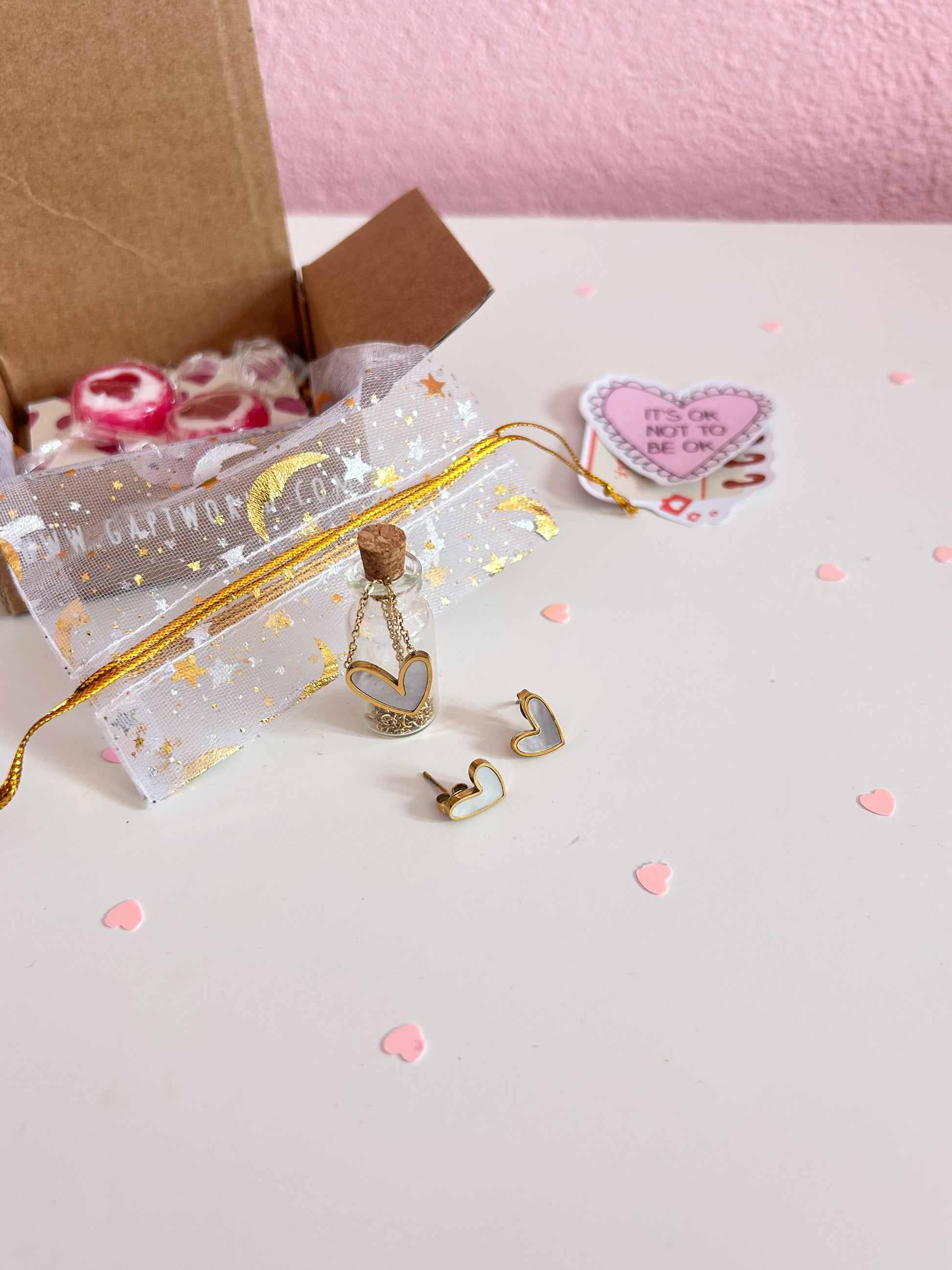 AMOR EARRINGS - Gapi World