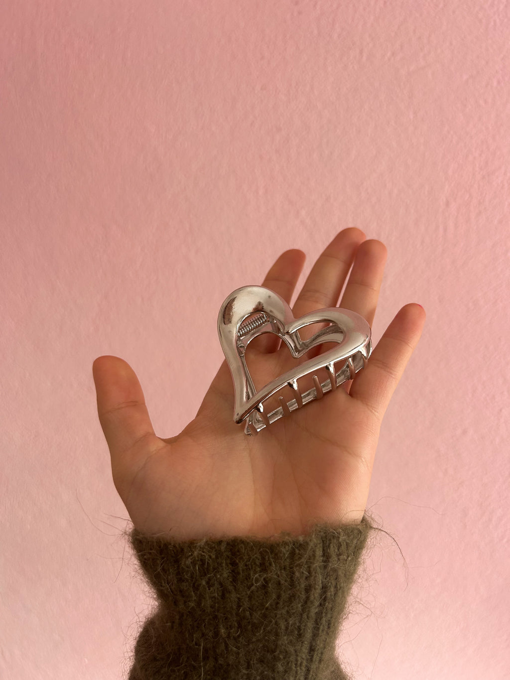 LOVE CLIP