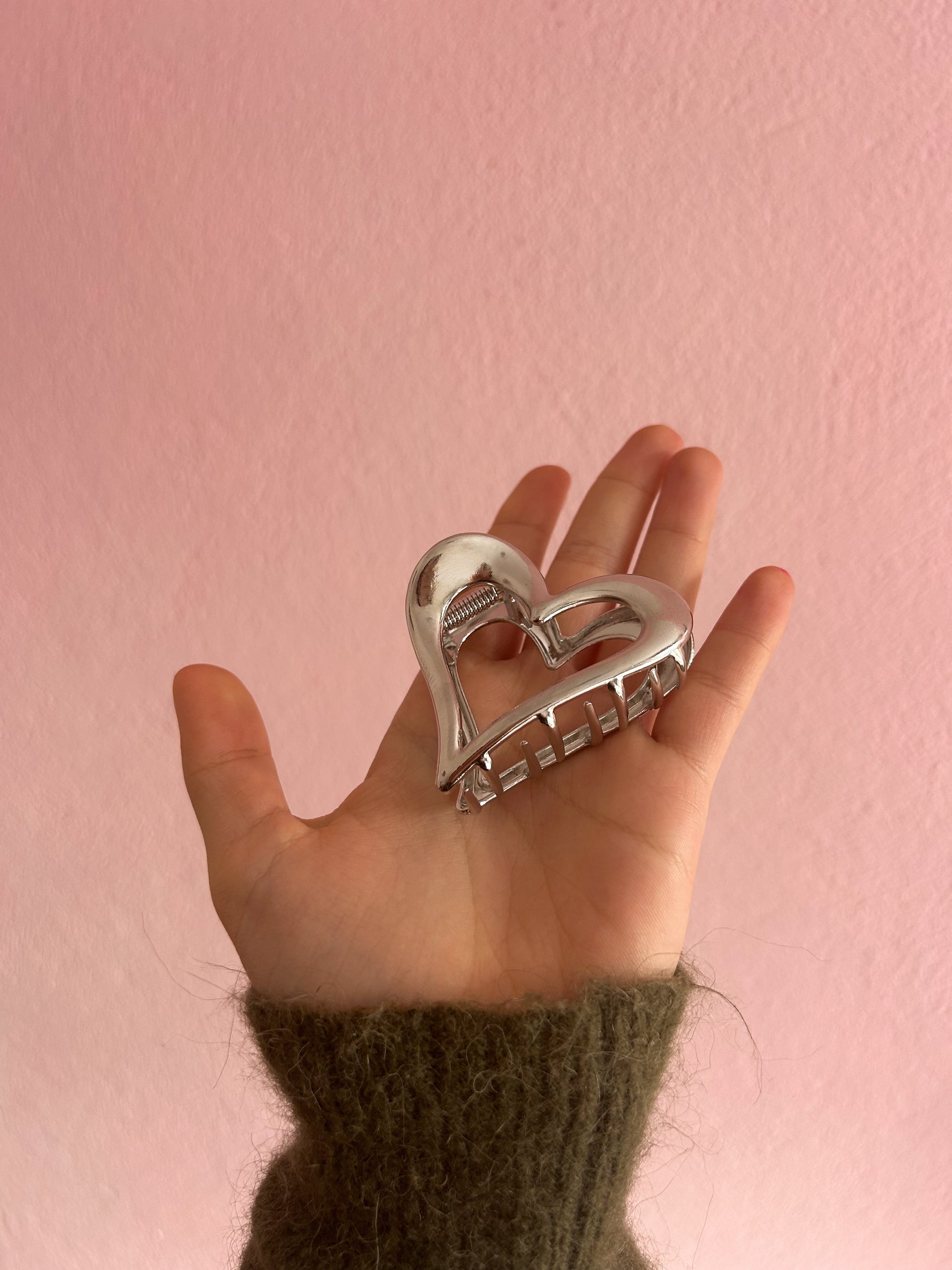 LOVE CLIP