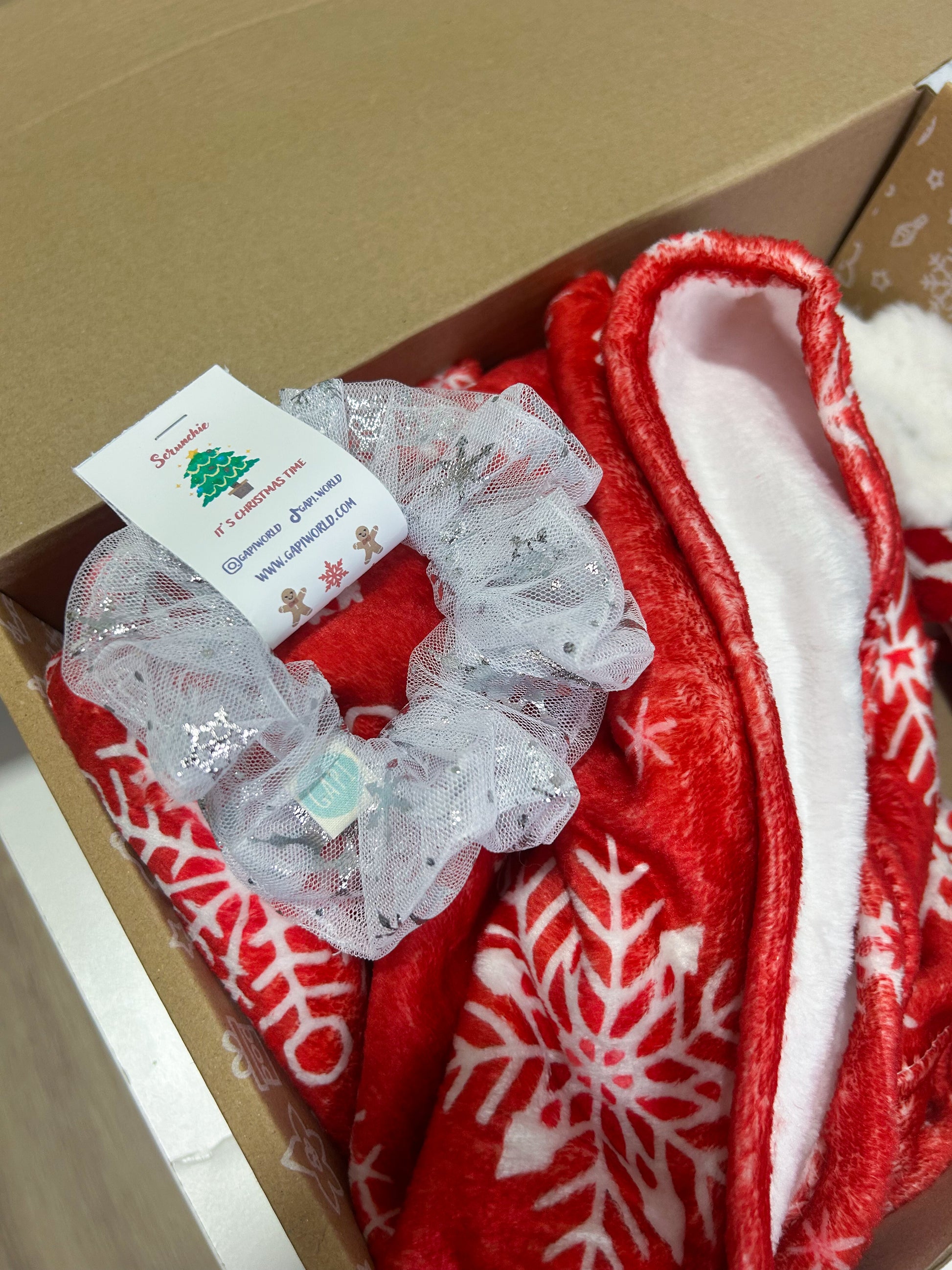 COZY XMAS GIFT BOX