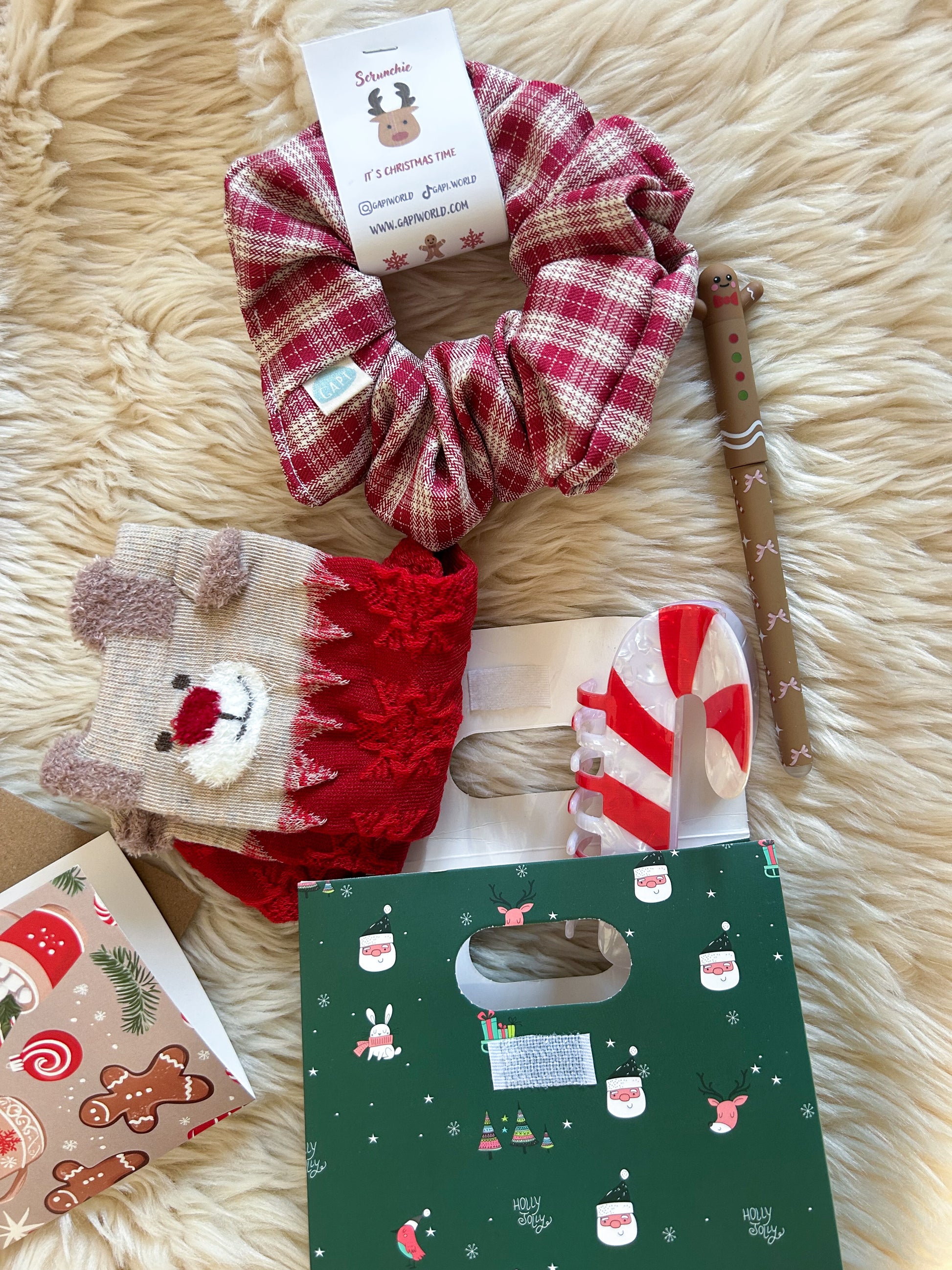 HOLLY JOLLY SECRET SANTA