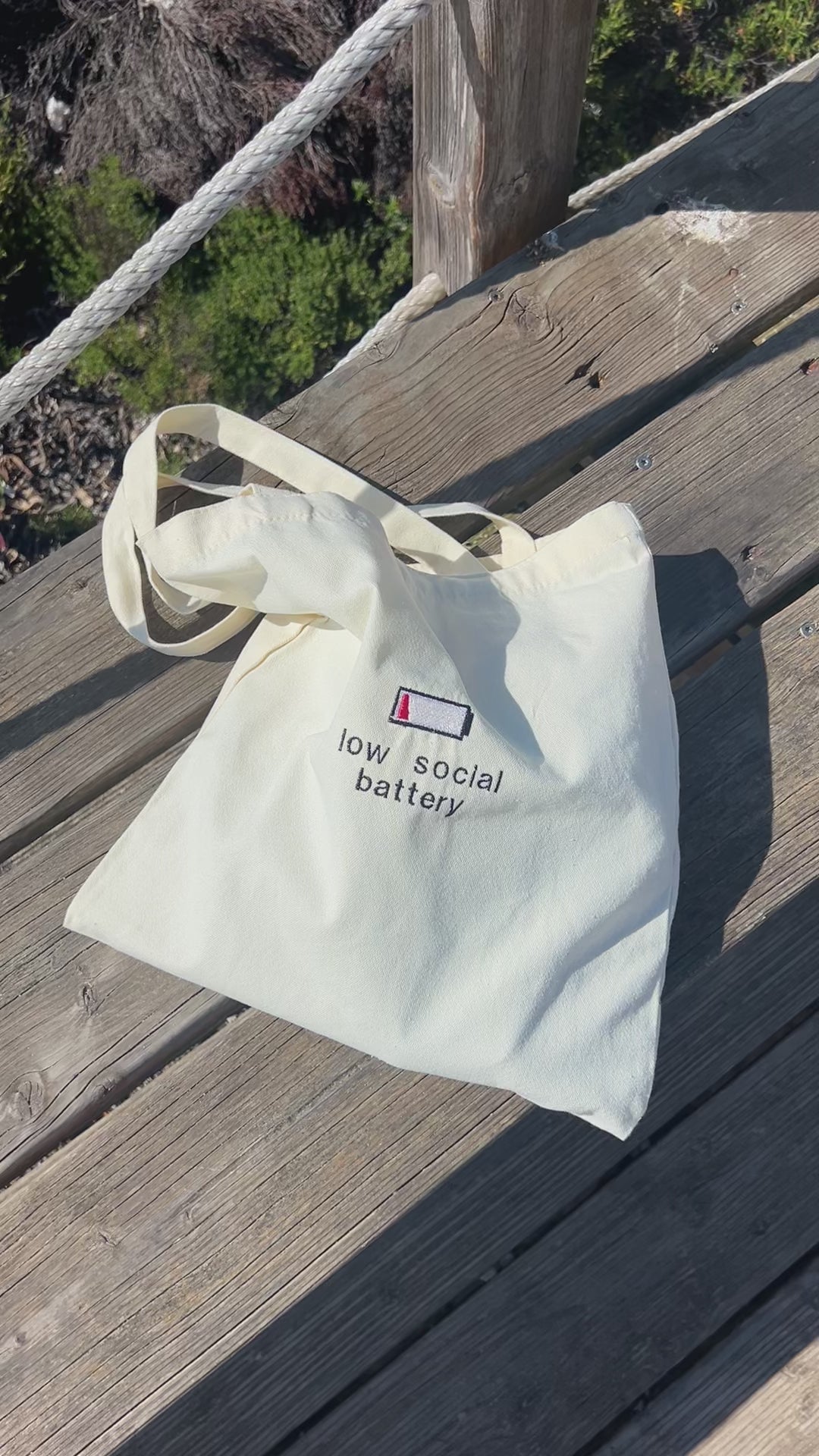 TOTE LOW SOCIAL BATTERY